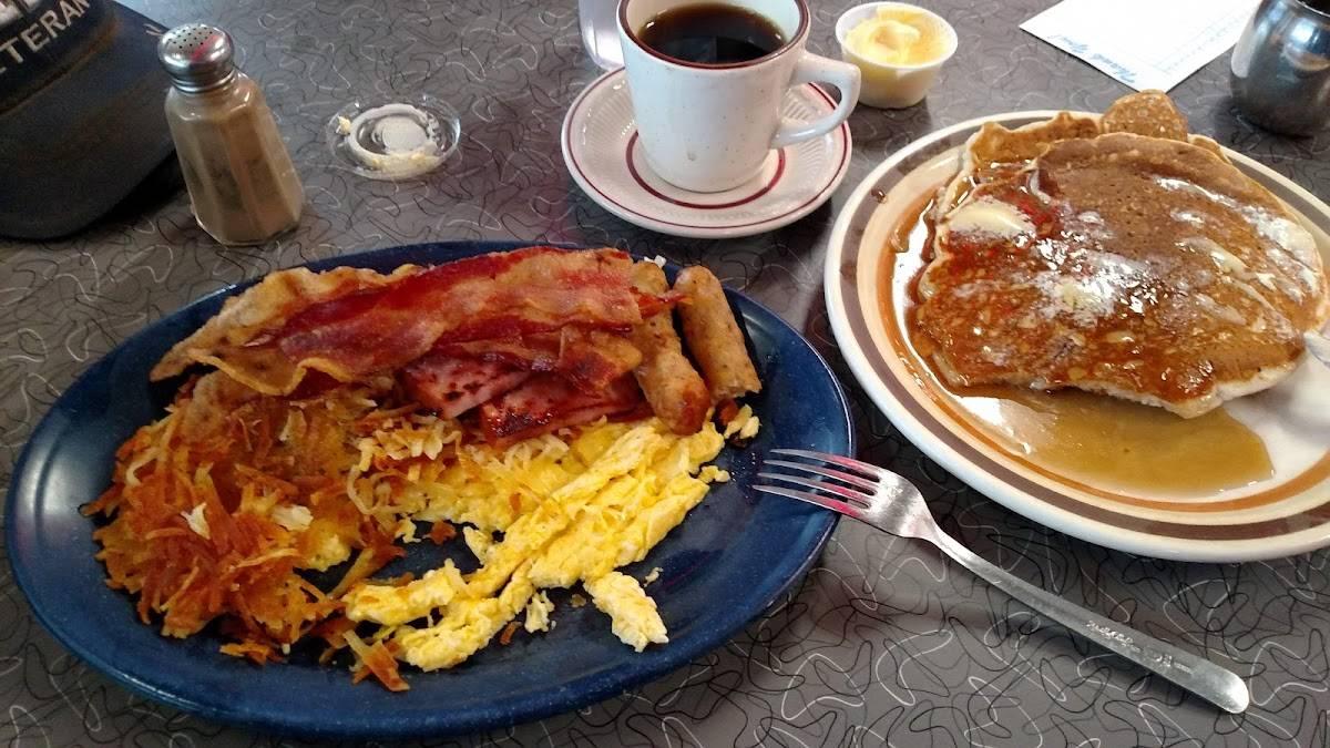 Tally's Good Food Café restaurant in Tulsa - photo 2