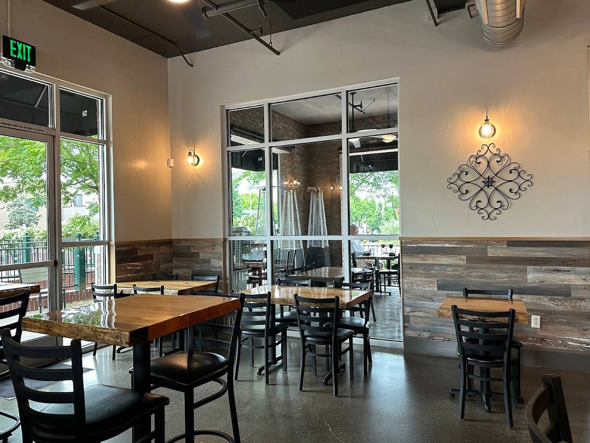 House of JuJu restaurant in Clovis - photo 6