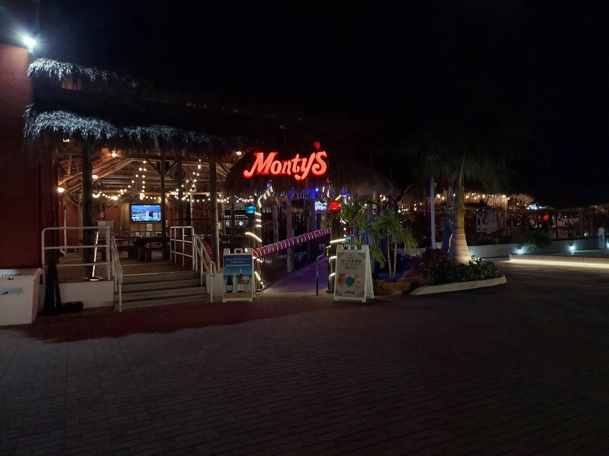 Monty's Coconut Grove - Photo 6