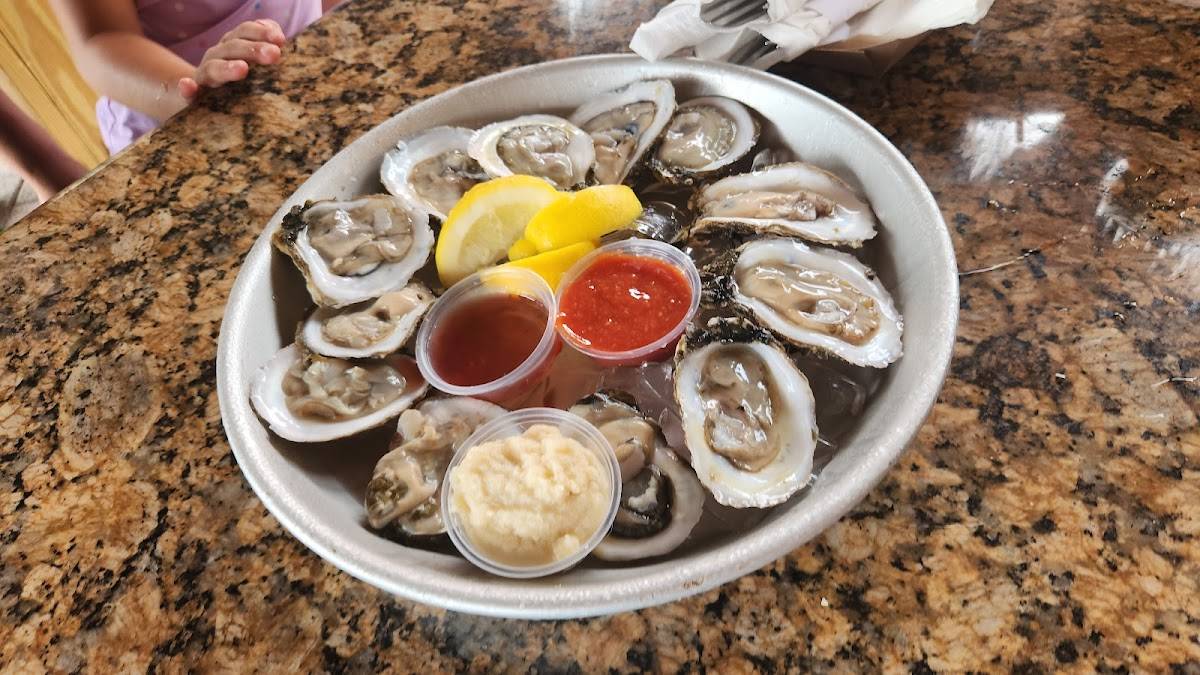 Monty's Coconut Grove - Photo 9