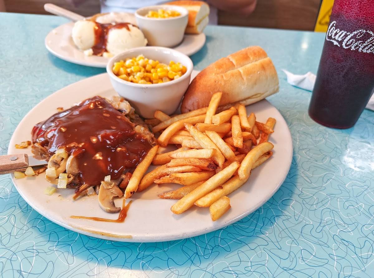 Dots Diner - Williams Blvd. restaurant in Kenner - photo 10