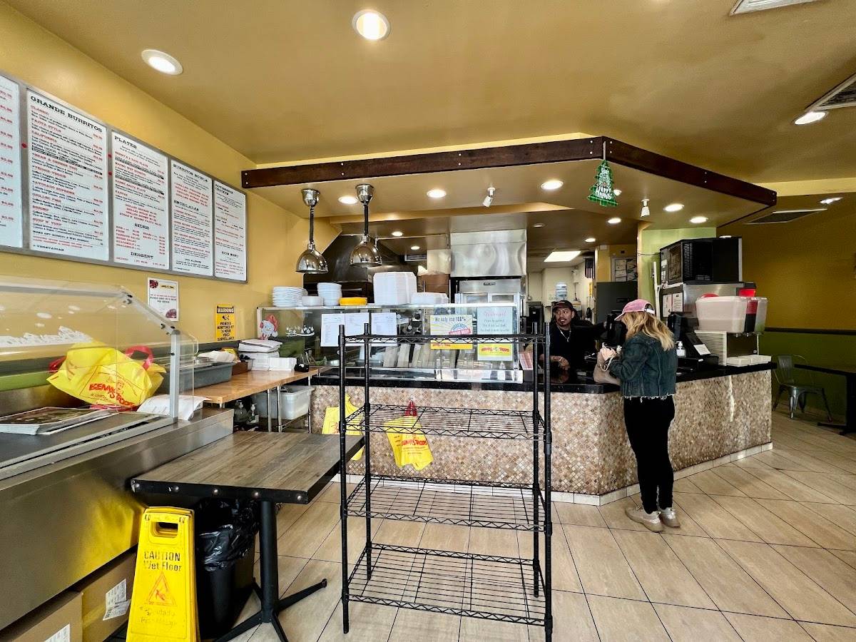 Benny's Tacos & Rotisserie Chicken in Culver City restaurant in Los Angeles - photo 7