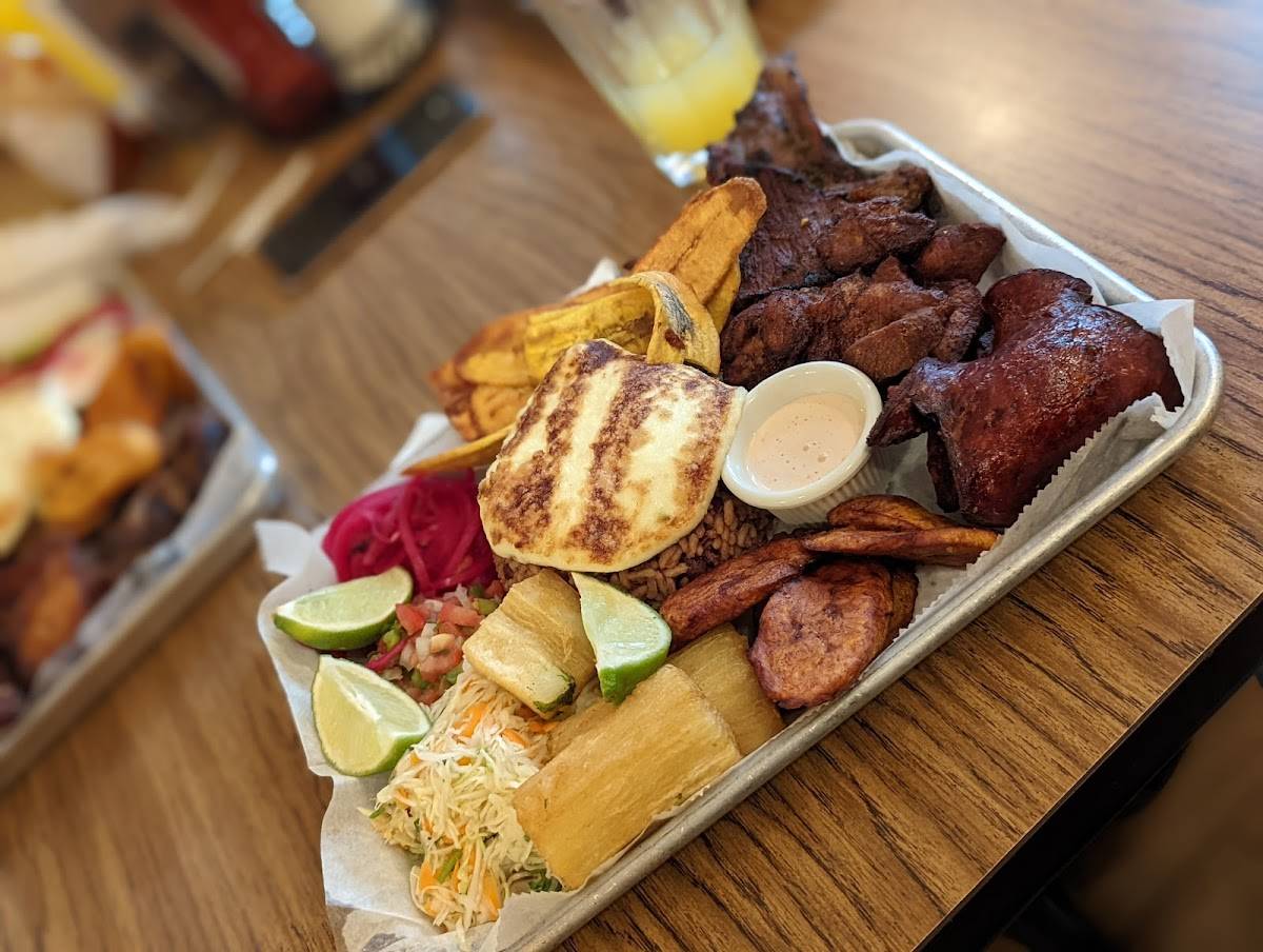 Mi Rinconcito Latino restaurant in Kenner - photo 2