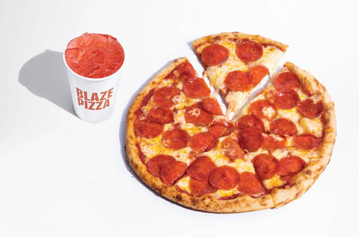 Blaze Pizza restaurant in Sparks - photo 4