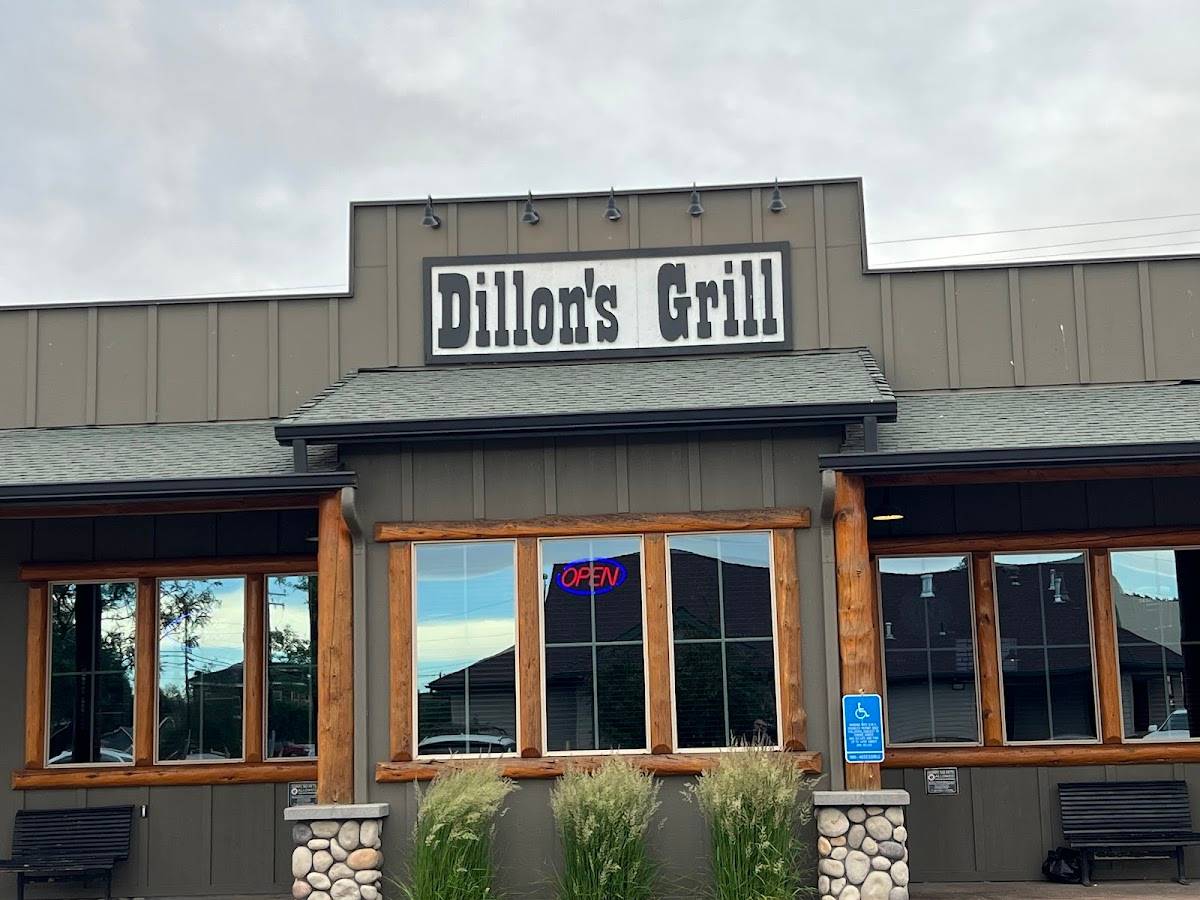 Dillon's Grill restaurant in Prineville - photo 3