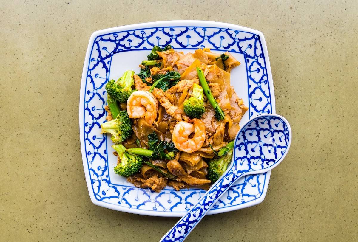 Celadon Thai Kitchen restaurant in Los Angeles - photo 9