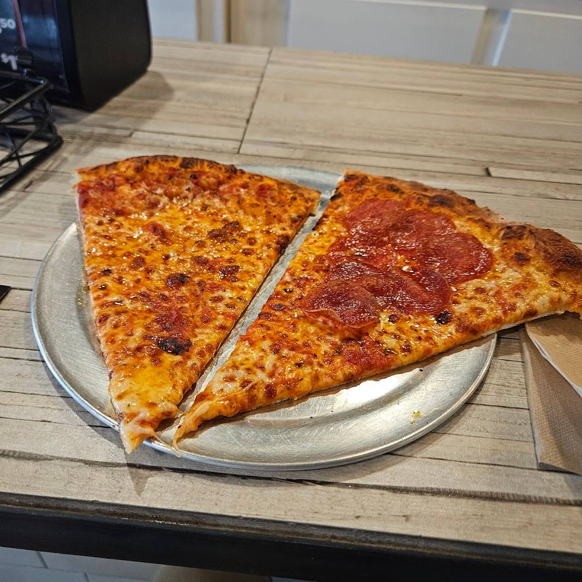 JC's New York Pizza Department restaurant in Albuquerque - photo 4