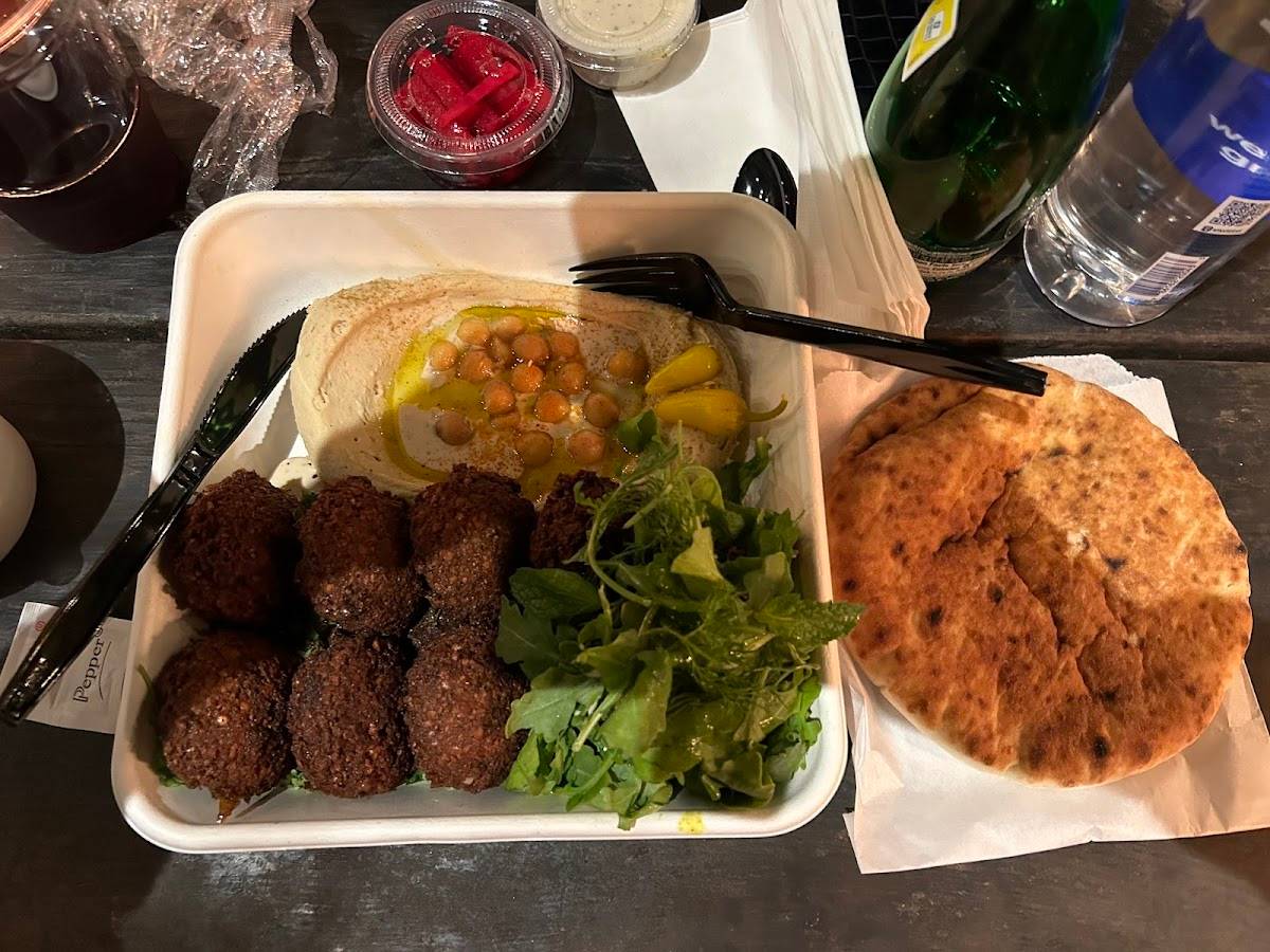 Mizlala West Adams restaurant in Los Angeles - photo 7