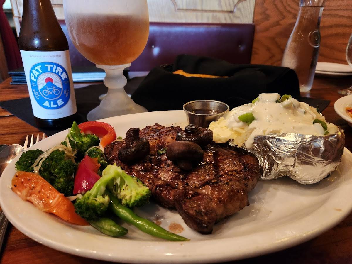 Charles Street Dinner House restaurant in Mariposa - photo 4