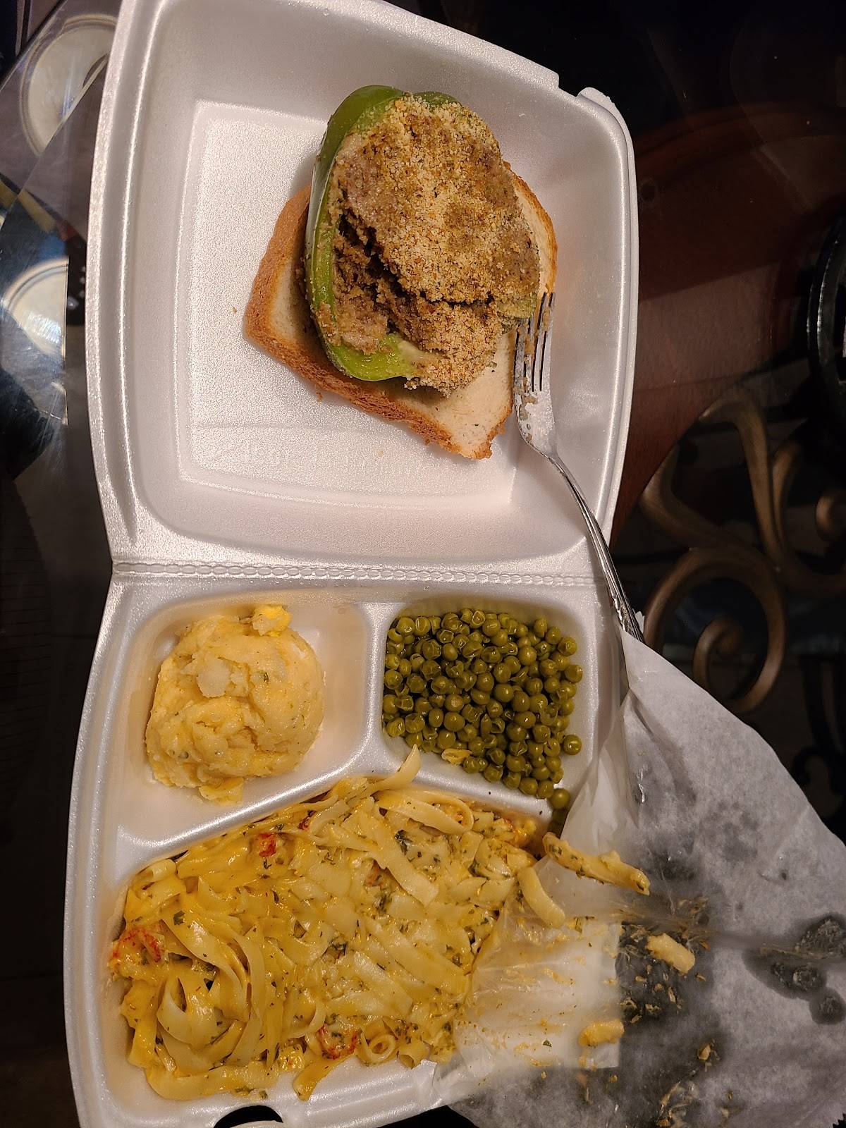 Wags Food & Culture restaurant in Marrero - photo 10