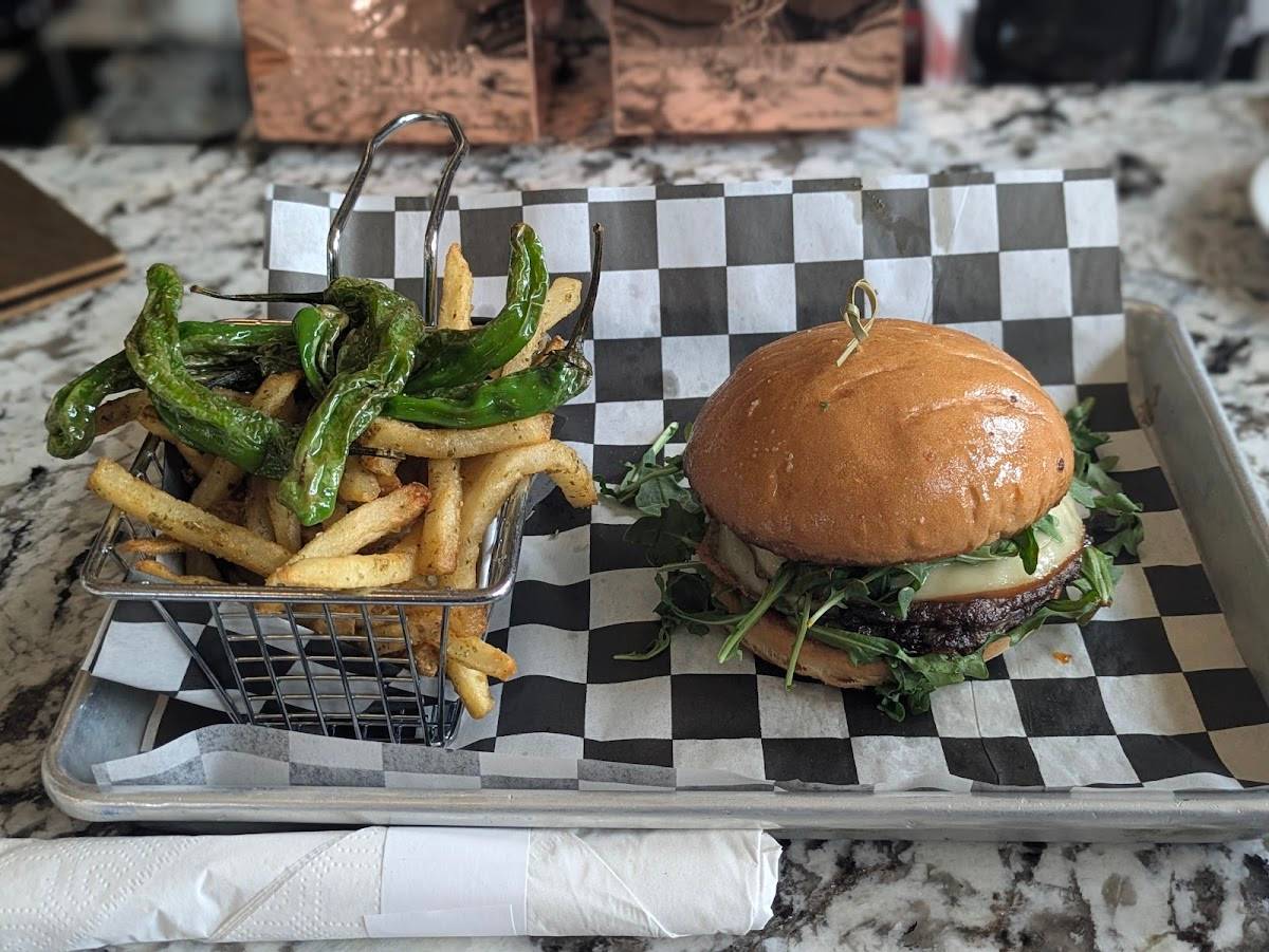 Ritter's Housemade Foods restaurant in Salem - photo 4