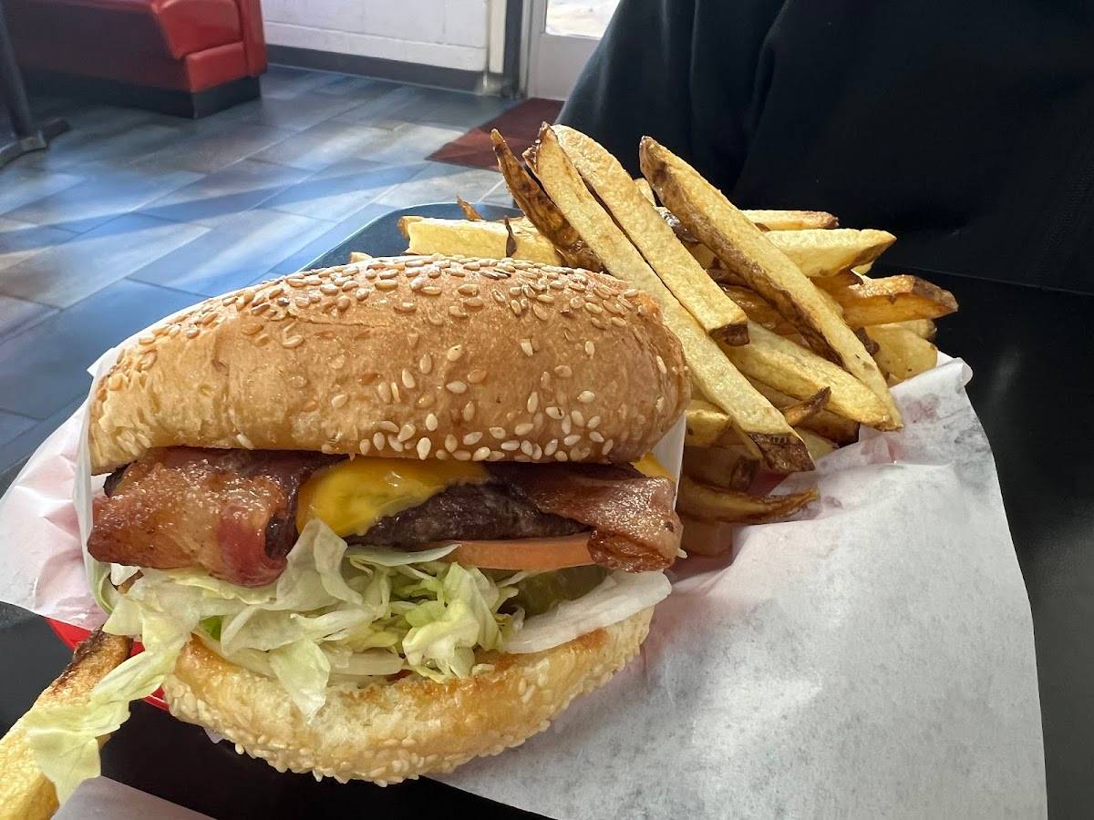 Tastee Treet restaurant in Prineville - photo 4