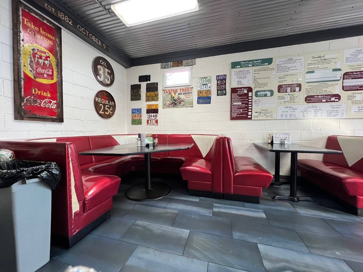 Tastee Treet restaurant in Prineville - photo 5