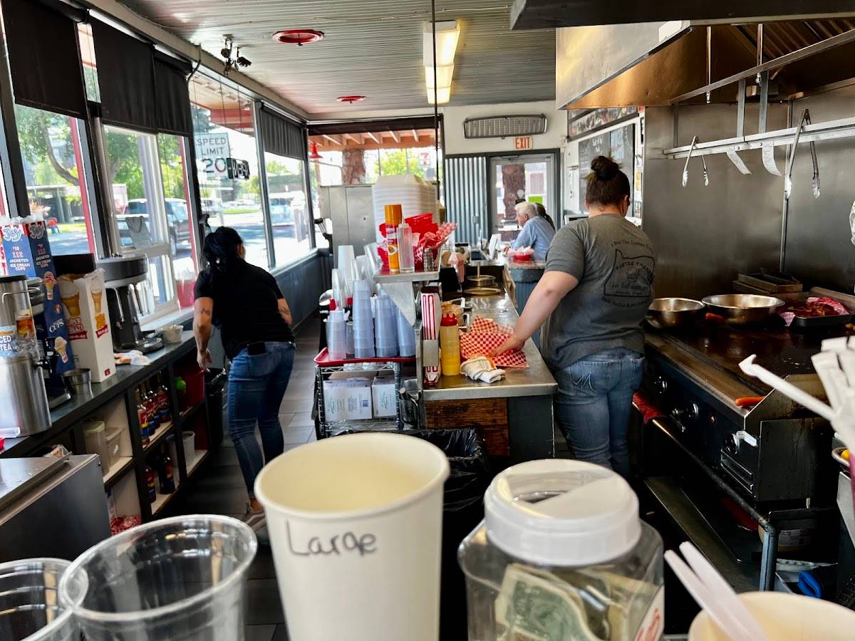 Tastee Treet restaurant in Prineville - photo 8