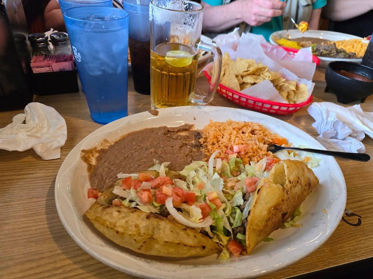 Los Generales restaurant in San Antonio - photo 2