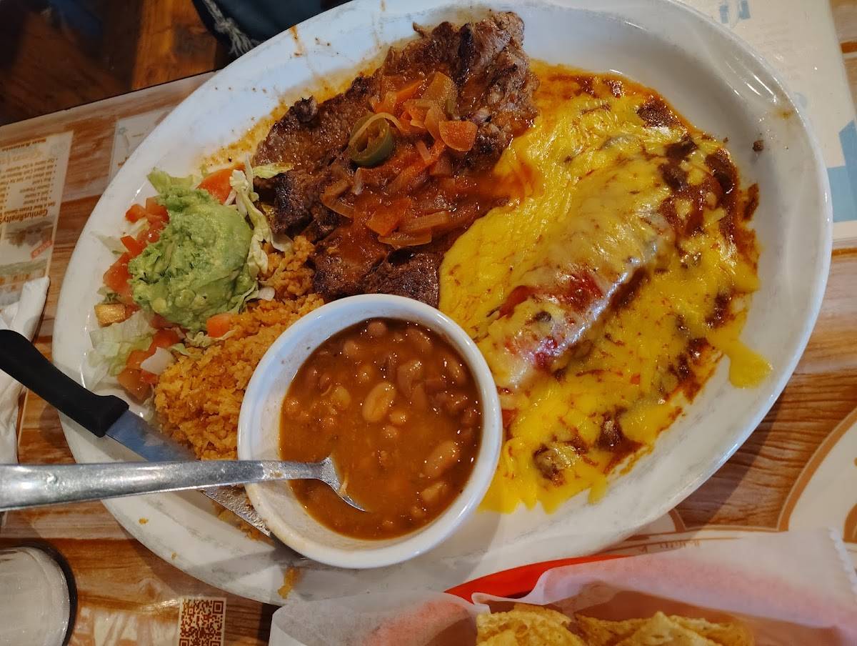 Los Generales restaurant in San Antonio - photo 3
