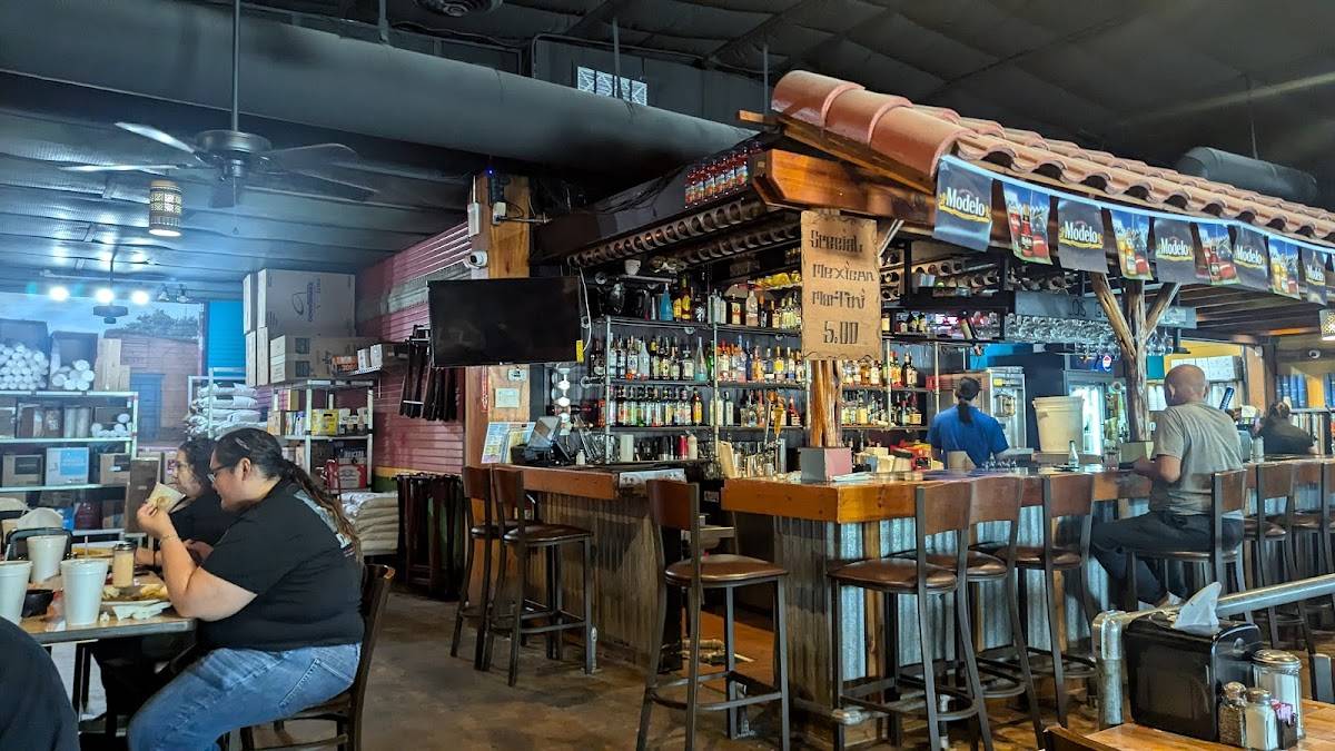 Los Generales restaurant in San Antonio - photo 4