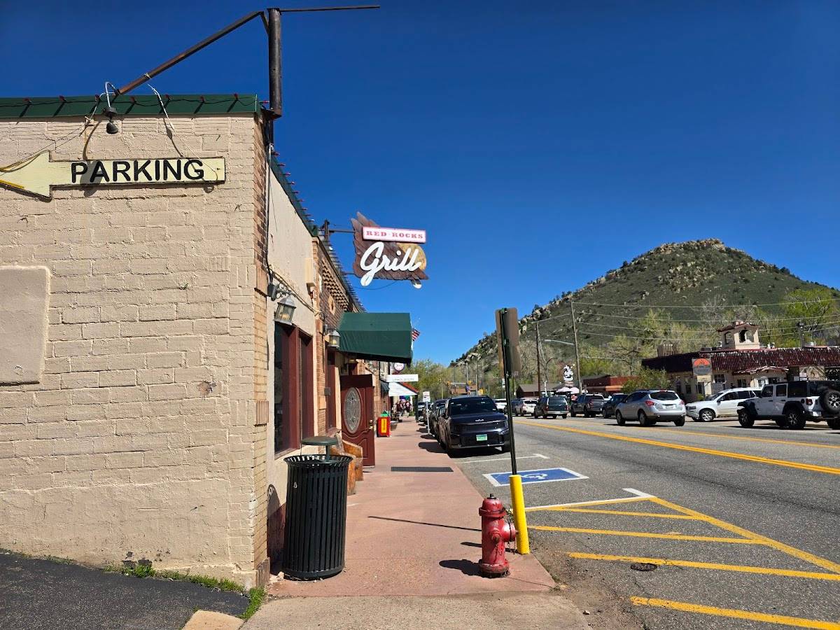 Red Rocks Grill restaurant in Morrison - photo 4