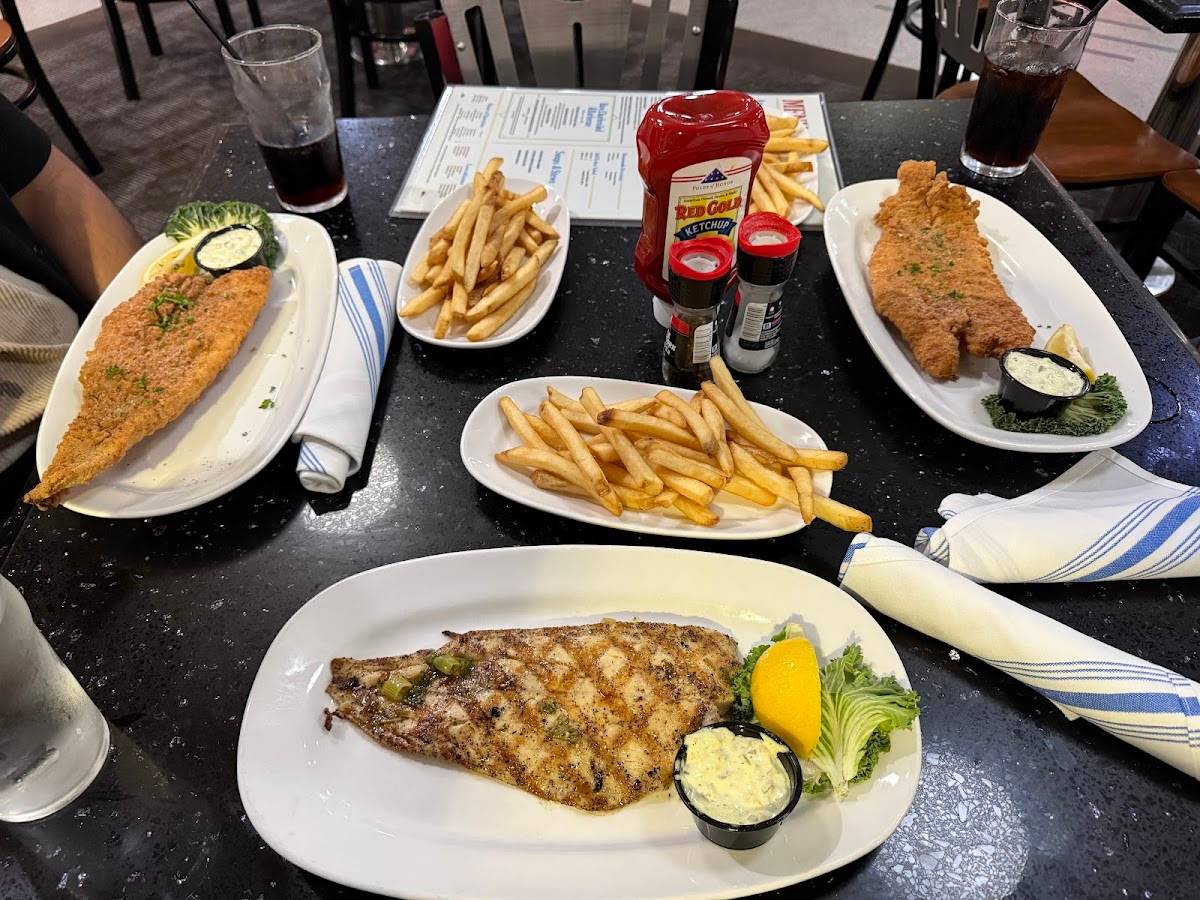 Deanie's Seafood Restaurant in the French Quarter restaurant in New Orleans - photo 4