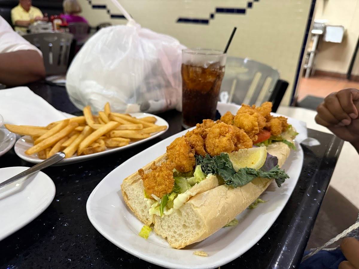 Deanie's Seafood Restaurant in the French Quarter restaurant in New Orleans - photo 5