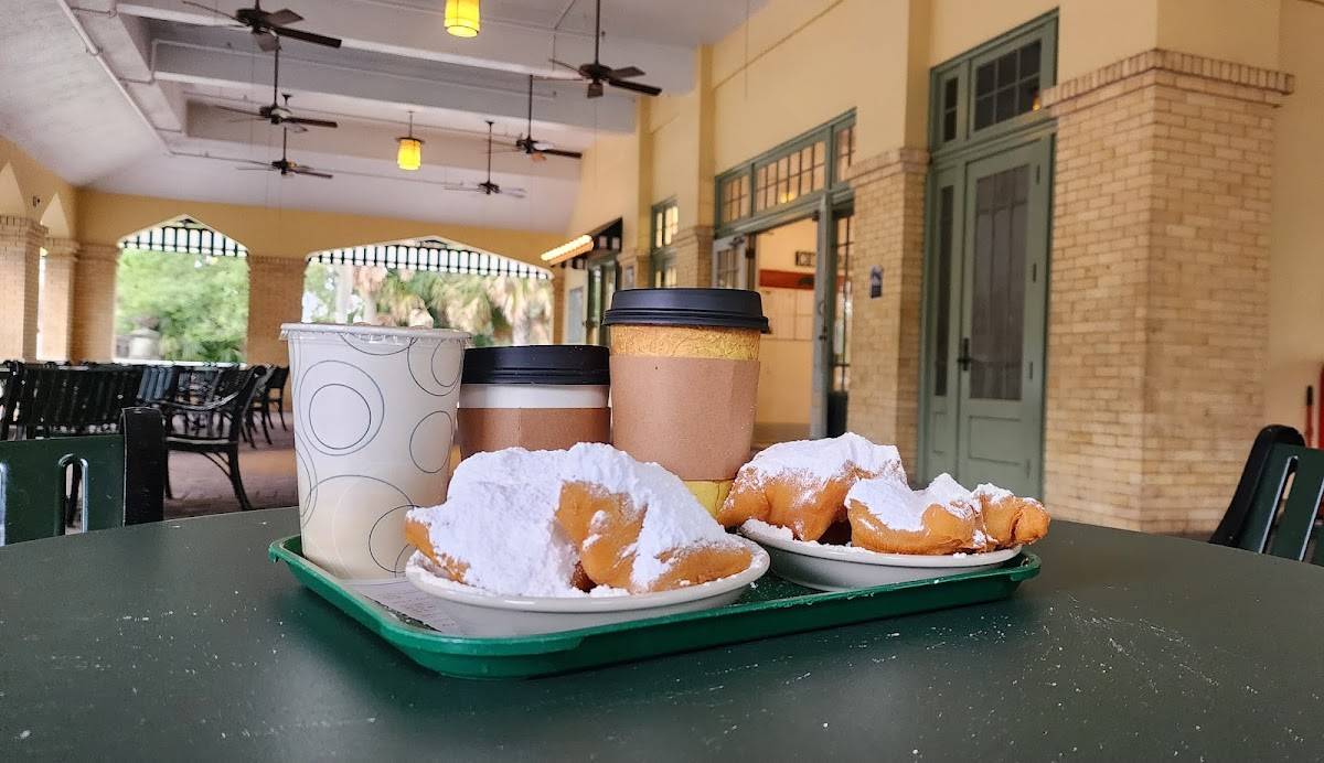 Café Du Monde – City Park restaurant in New Orleans - photo 2