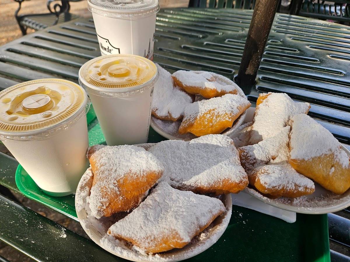 Café Du Monde – City Park restaurant in New Orleans - photo 4