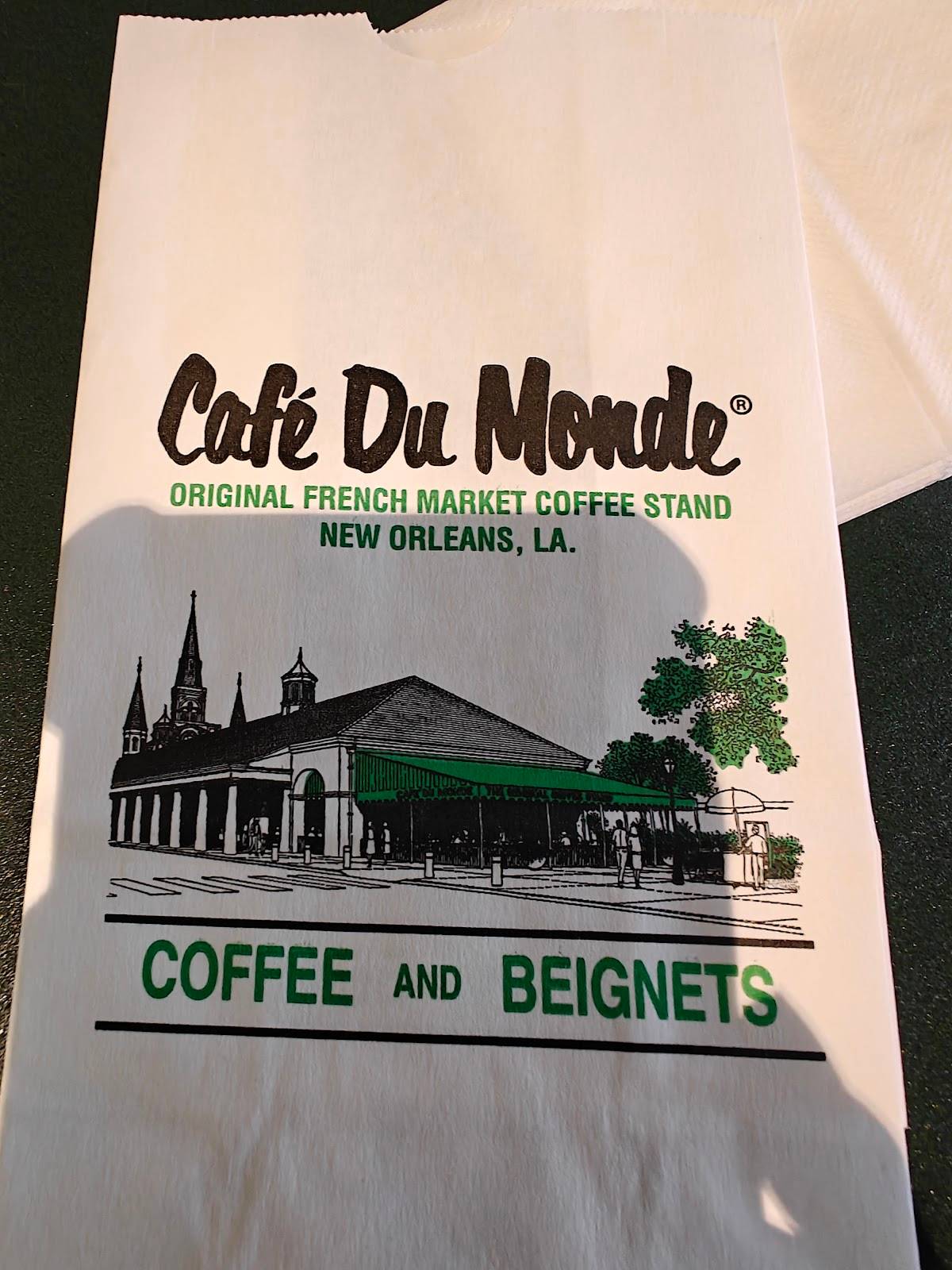Café Du Monde – City Park restaurant in New Orleans - photo 10