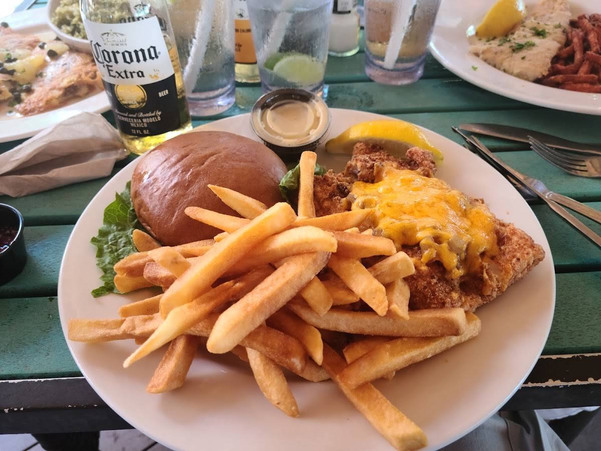 Marker 88 restaurant in Islamorada - photo 2