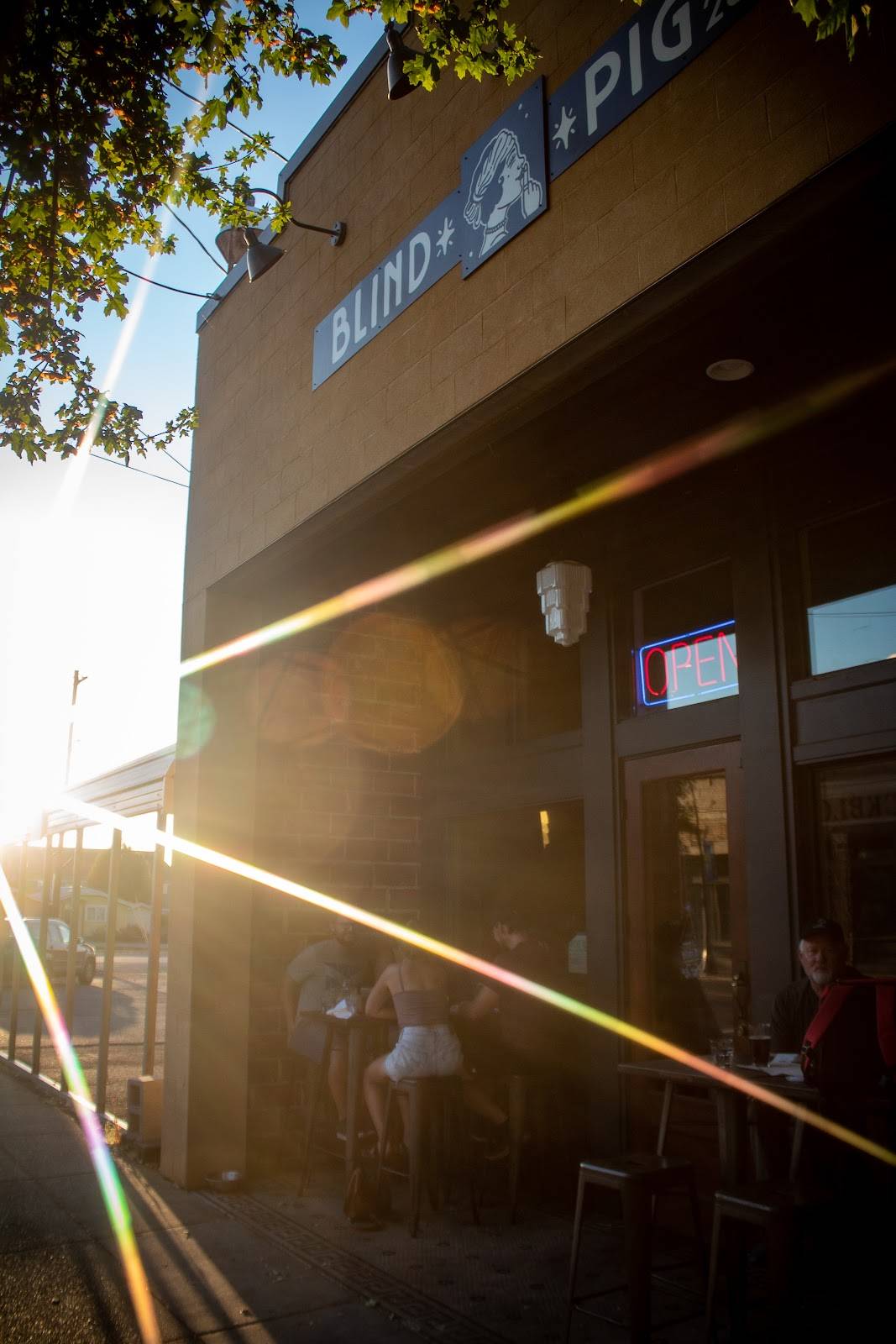 Blind Pig restaurant in Carlton - photo 3