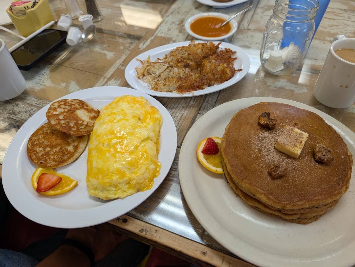 Rigos Cafe restaurant in Texas City - photo 4