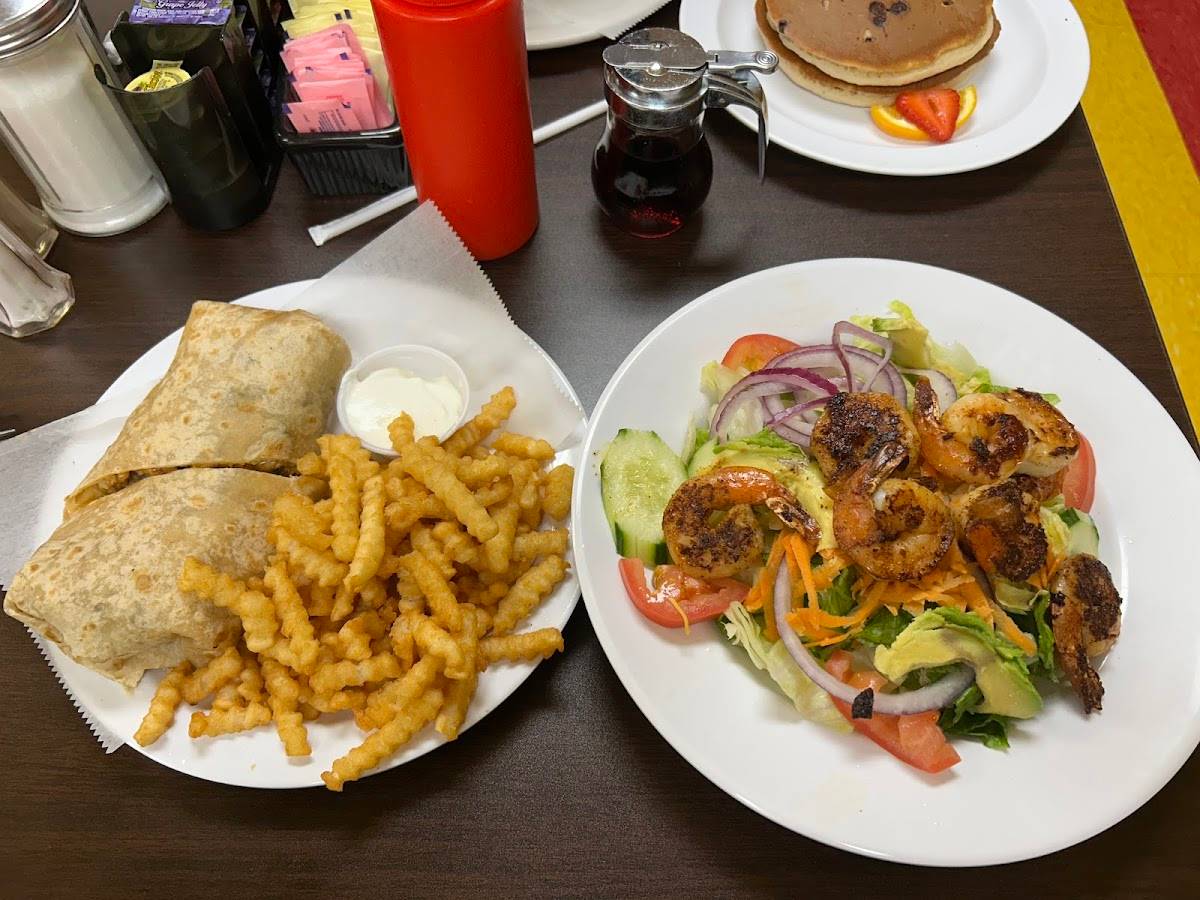 Rigos Cafe restaurant in Texas City - photo 10