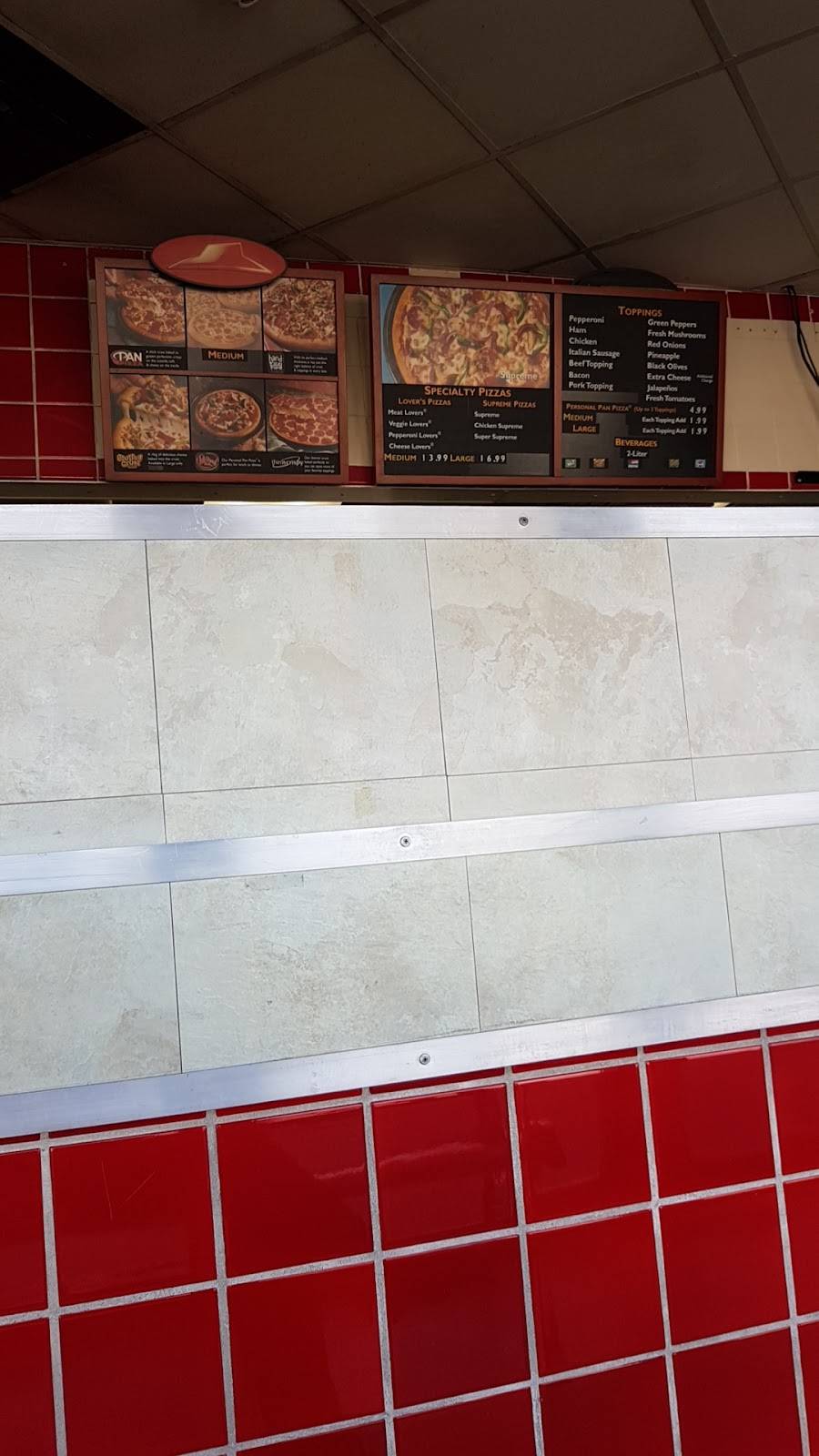 Pizza Hut restaurant in Albuquerque - photo 10