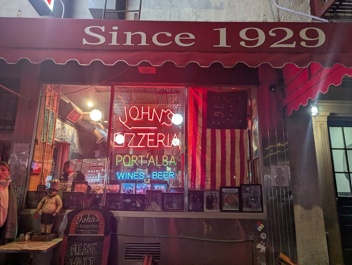 John's of Bleecker Street restaurant in New York City - photo 10