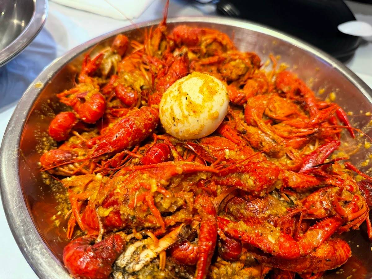 Crawfish & Noodles restaurant in Houston - photo 3