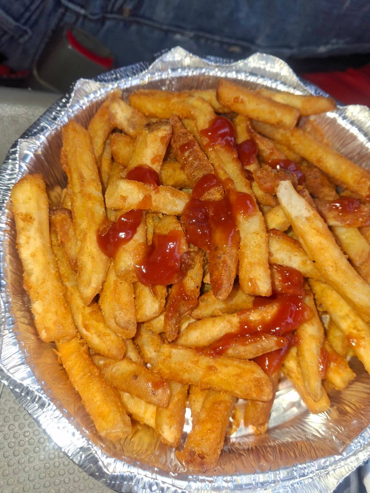 Halal Munchies restaurant in Houston - photo 5