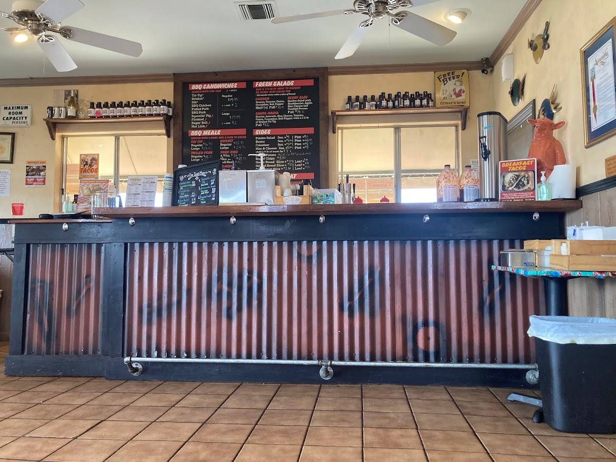 Salinas City BBQ restaurant in Salinas - photo 4
