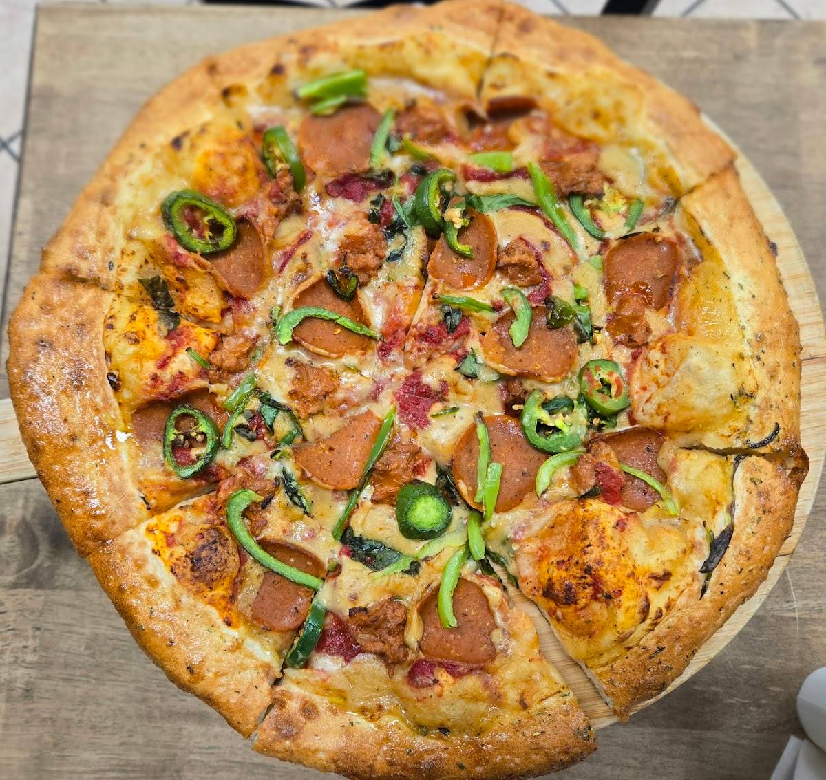 Meek's Vegan Pizza restaurant in Houston - photo 3