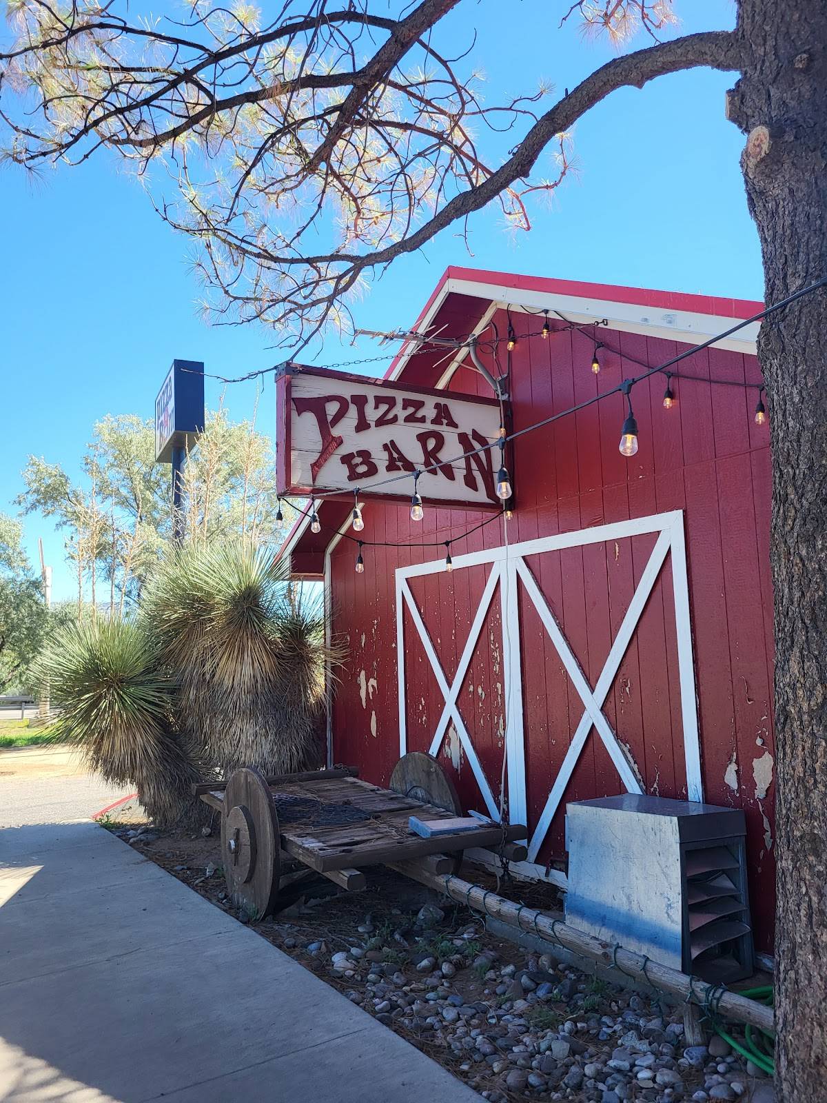 Pizza Barn restaurant in Edgewood - photo 1