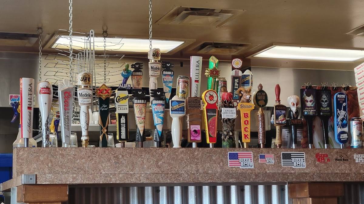 Pizza Barn restaurant in Edgewood - photo 7