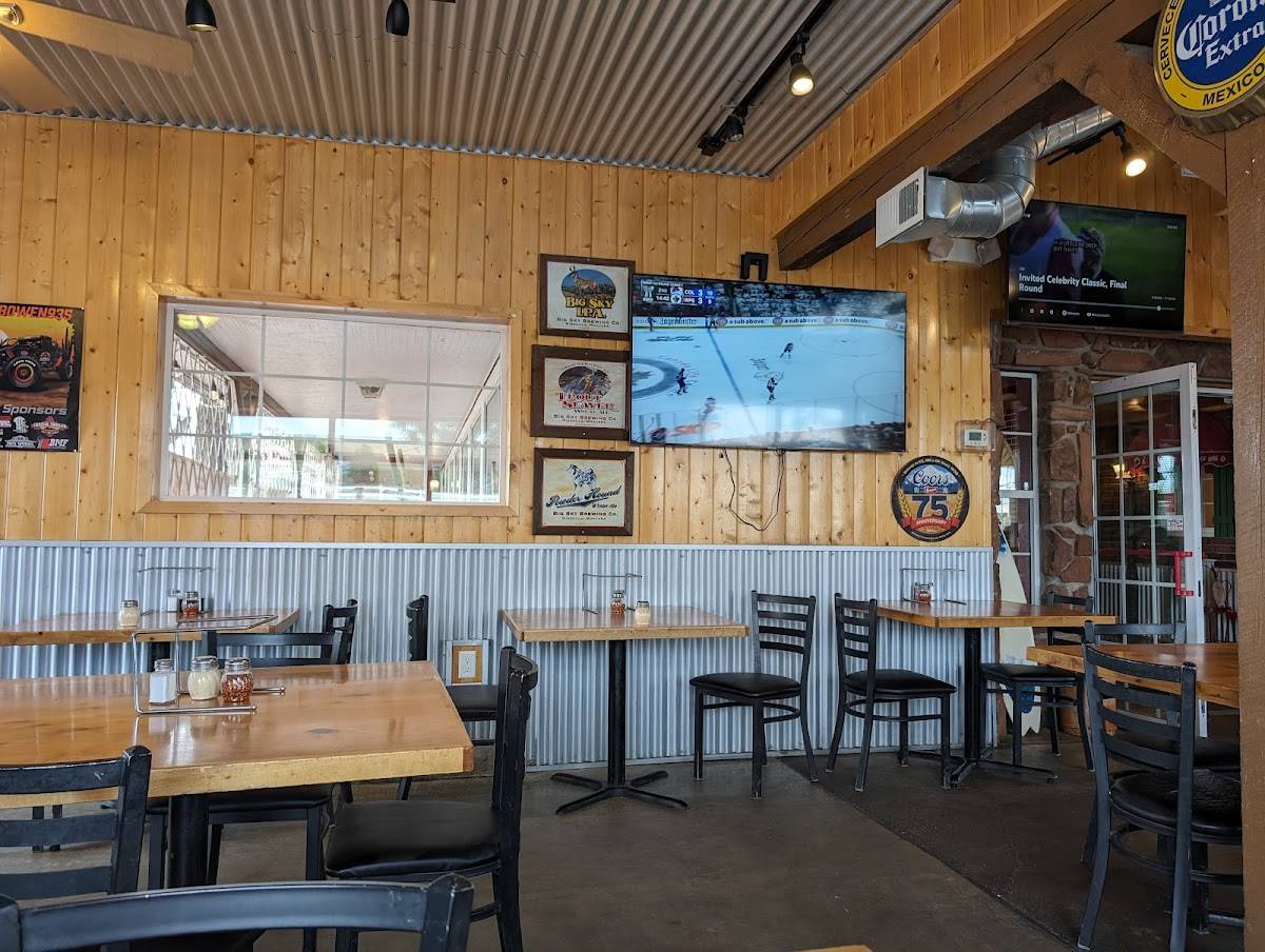 Pizza Barn restaurant in Edgewood - photo 9