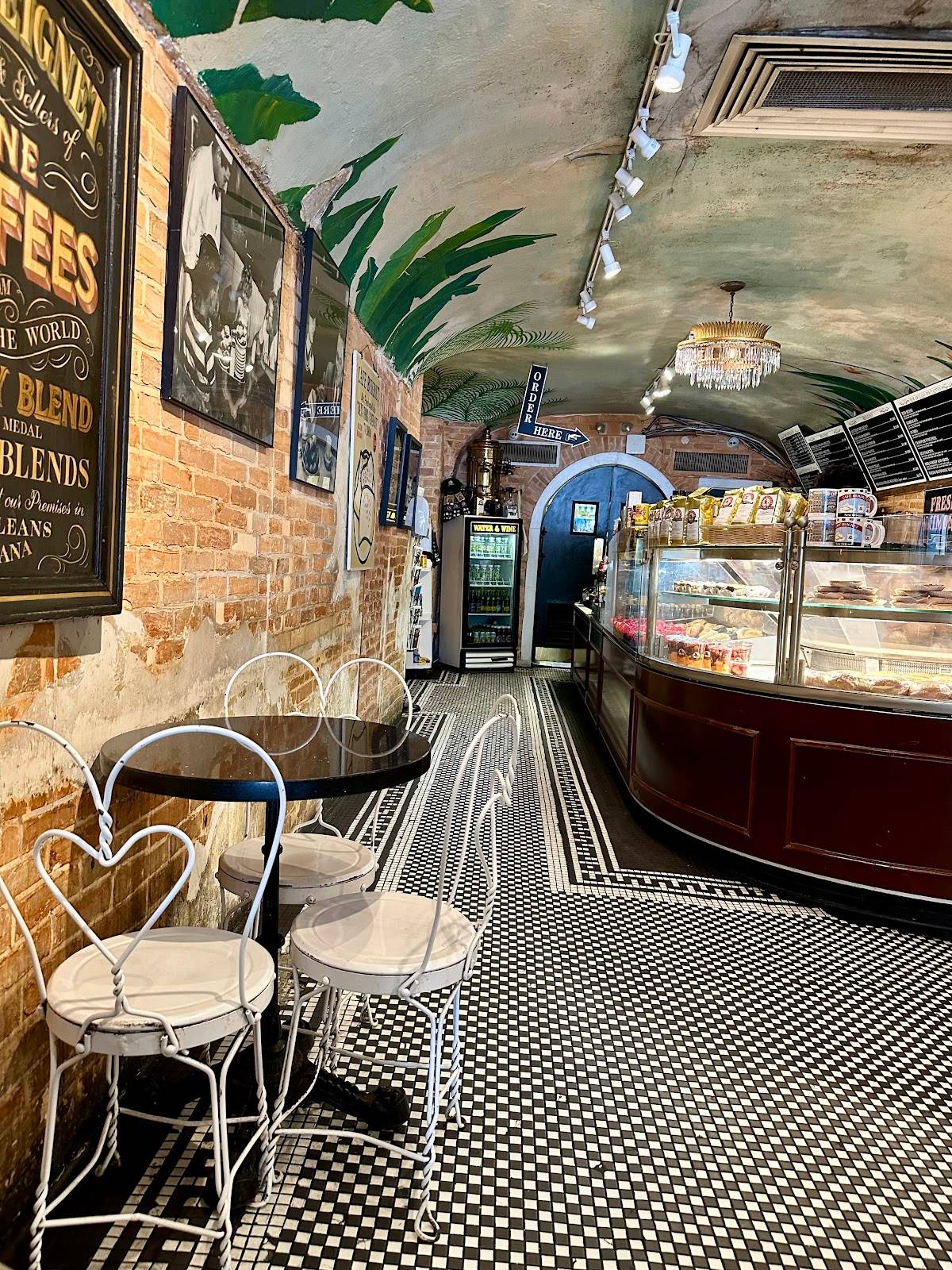 Cafe Beignet, Royal Street - Photo 6