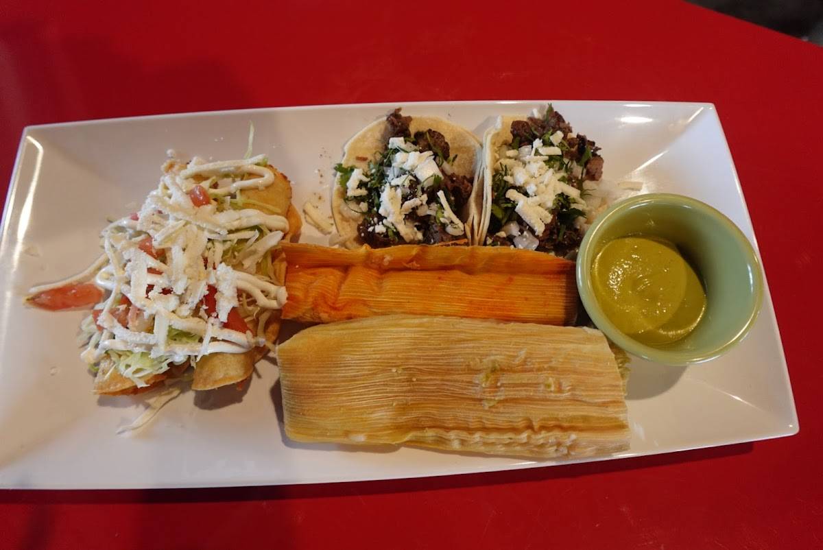 Picante Mexican and Seafood restaurant in Houston - photo 2