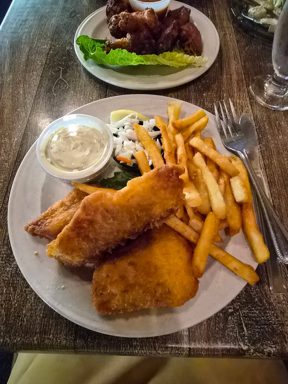 The River Restaurant & Lounge restaurant in El Portal - photo 8