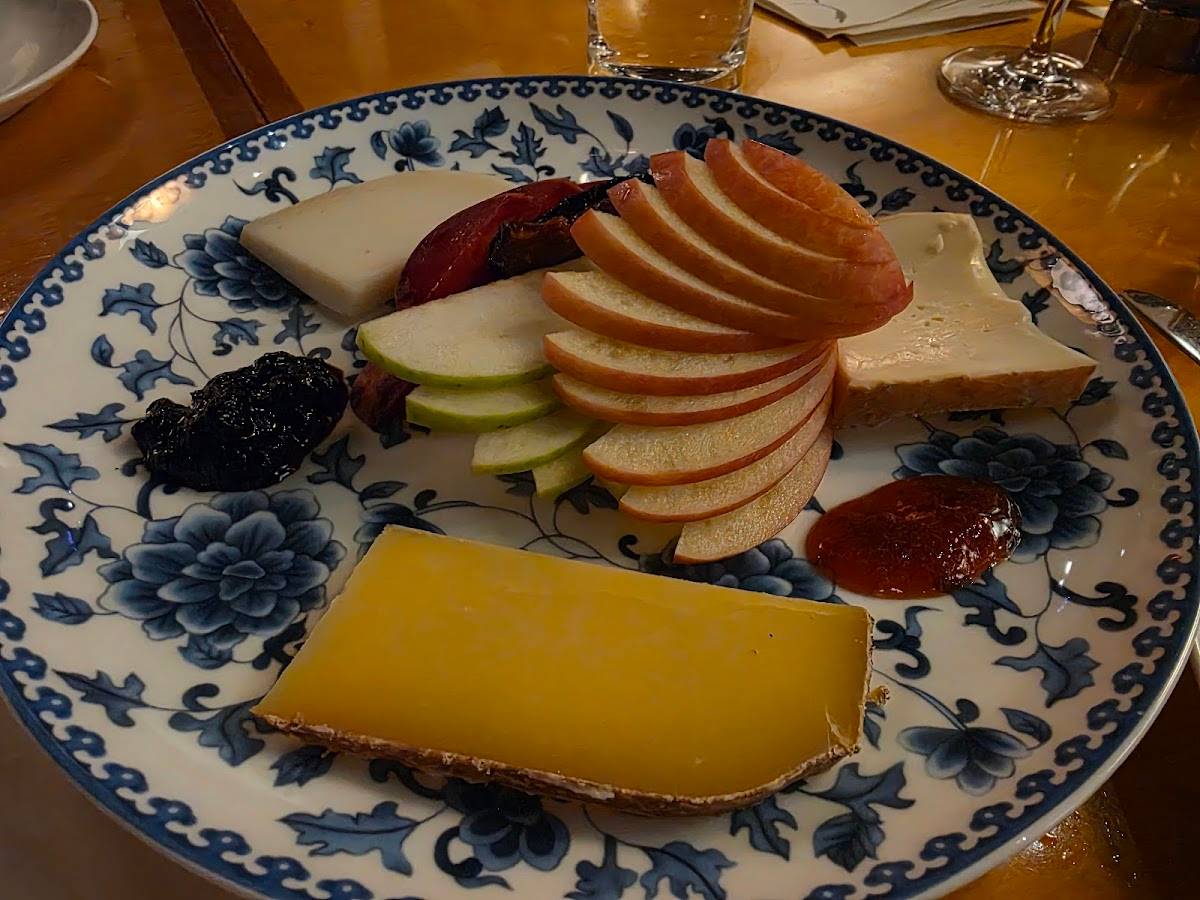 Celilo Restaurant & Bar restaurant in Hood River - photo 5