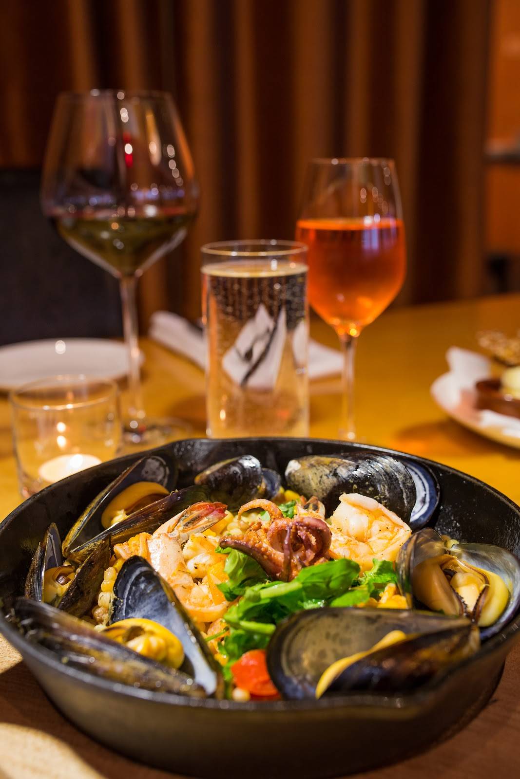 Celilo Restaurant & Bar restaurant in Hood River - photo 7