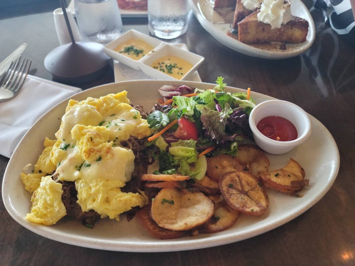 Haven Riverfront Restaurant and Bar restaurant in Edgewater - photo 9