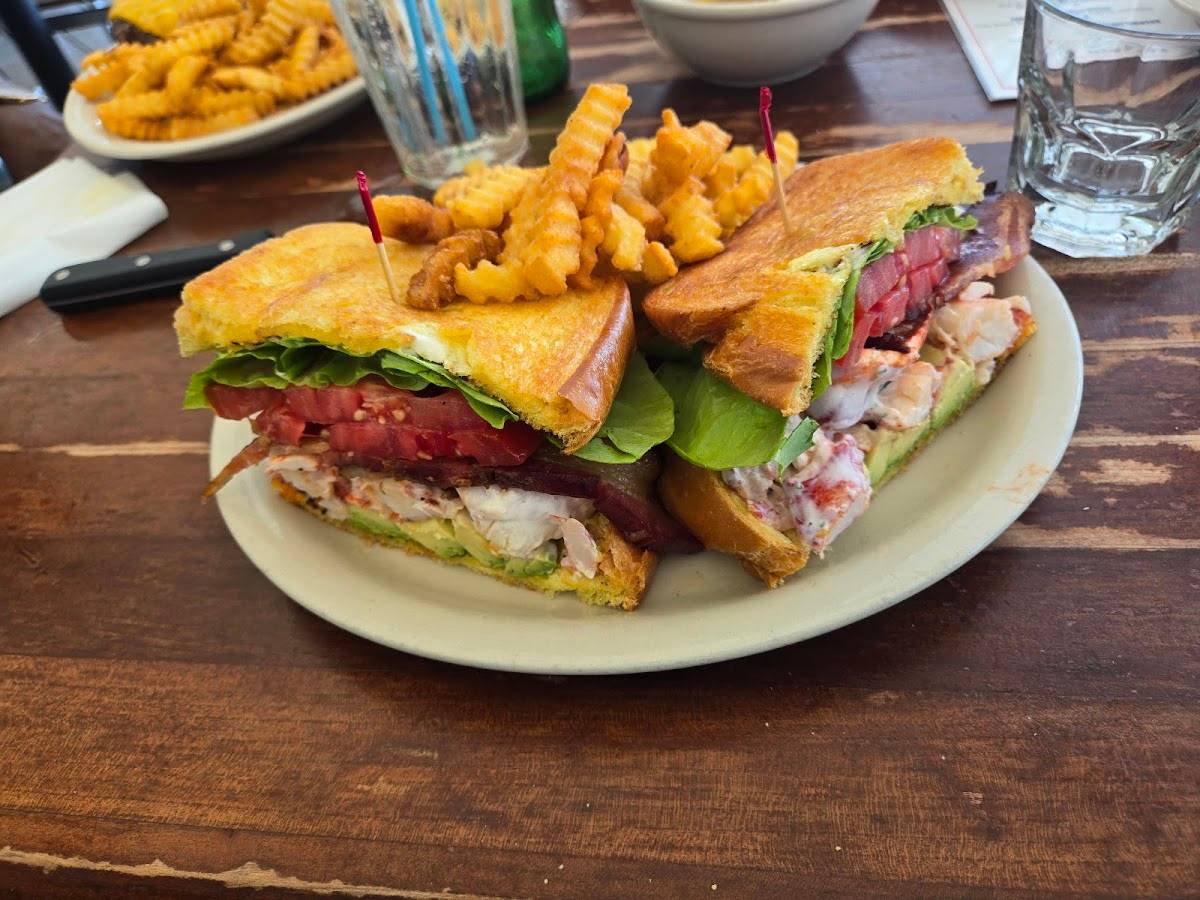 Coconuts restaurant in Fort Lauderdale - photo 3