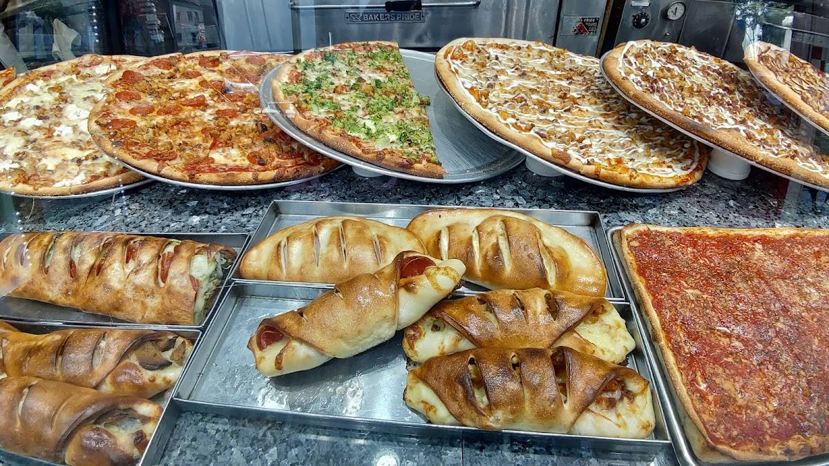Little Italy Pizza restaurant in New York - photo 3