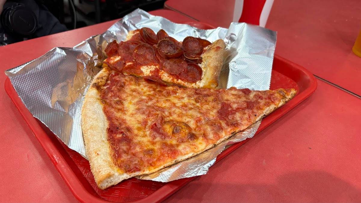 Little Italy Pizza restaurant in New York - photo 4