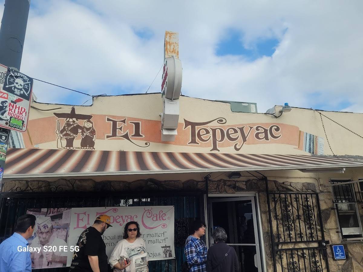 El Tepeyac Cafe restaurant in Los Angeles - photo 1